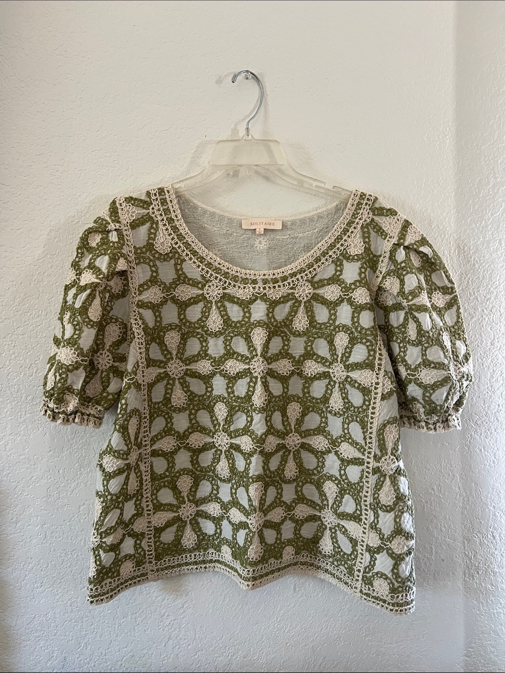SOLITAIRE Crochet Green/White Floral Knit Puff Sleeve Size large Blouse